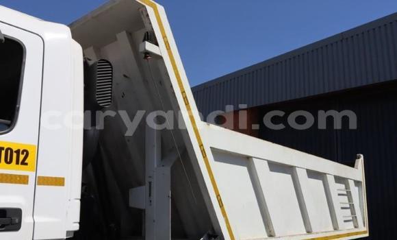 Acheter Occasion Utilitaire Mitsubishi Fuso Blanc à Lusaka, Zambie Acheter Occasion Utilitaire Mitsubishi Fuso Blanc à Lusaka, Zambie