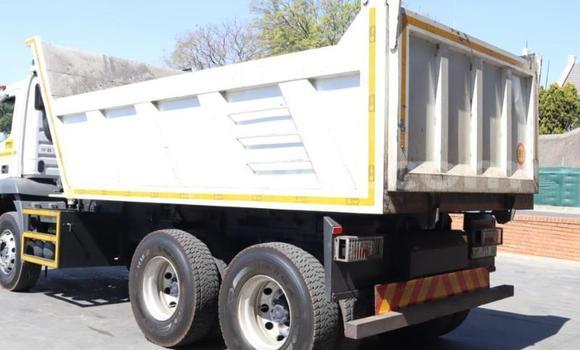 Acheter Occasion Utilitaire Mitsubishi Fuso Blanc à Lusaka, Zambie Acheter Occasion Utilitaire Mitsubishi Fuso Blanc à Lusaka, Zambie