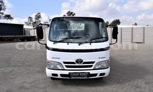 Acheter Occasion Utilitaire Toyota Dyna Blanc à Lusaka, Zambie Acheter Occasion Utilitaire Toyota Dyna Blanc à Lusaka, Zambie