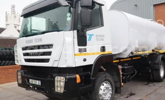 Acheter Occasion Utilitaire Iveco Cargo Blanc à Ndola, Zambie Acheter Occasion Utilitaire Iveco Cargo Blanc à Ndola, Zambie