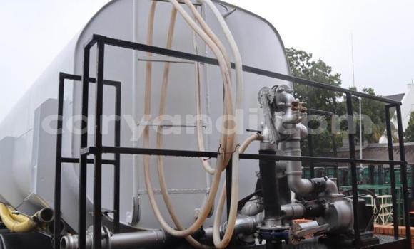 Acheter Occasion Utilitaire Iveco Cargo Blanc à Ndola, Zambie Acheter Occasion Utilitaire Iveco Cargo Blanc à Ndola, Zambie