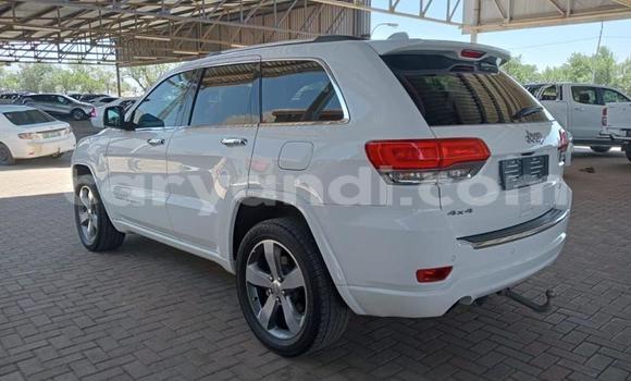 Acheter Occasion Voiture Jeep Grand Cherokee Blanc à Lusaka, Zambie Acheter Occasion Voiture Jeep Grand Cherokee Blanc à Lusaka, Zambie