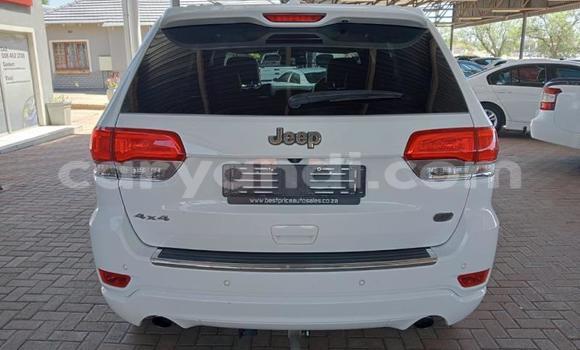 Acheter Occasion Voiture Jeep Grand Cherokee Blanc à Lusaka, Zambie Acheter Occasion Voiture Jeep Grand Cherokee Blanc à Lusaka, Zambie