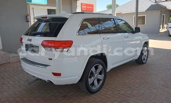 Acheter Occasion Voiture Jeep Grand Cherokee Blanc à Lusaka, Zambie Acheter Occasion Voiture Jeep Grand Cherokee Blanc à Lusaka, Zambie