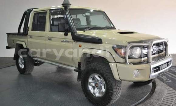 Acheter Occasion Voiture Toyota Land Cruiser Beige à Lusaka, Zambie Acheter Occasion Voiture Toyota Land Cruiser Beige à Lusaka, Zambie