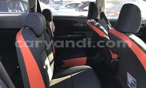 Acheter Occasion Voiture Toyota Wish Gris à Livingstone, Zambie Acheter Occasion Voiture Toyota Wish Gris à Livingstone, Zambie