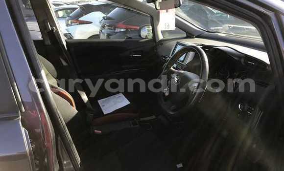 Acheter Occasion Voiture Toyota Wish Gris à Livingstone, Zambie Acheter Occasion Voiture Toyota Wish Gris à Livingstone, Zambie