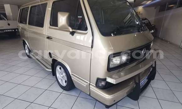 Buy Used Volkswagen Caravelle Brown Car in Livingstone in Zambia
