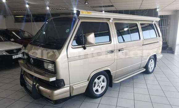 Nunua Ilio tumika Volkswagen Caravelle Brown Gari ndani ya Livingstone nchini Zambia Nunua Ilio tumika Volkswagen Caravelle Brown Gari ndani ya Livingstone nchini Zambia