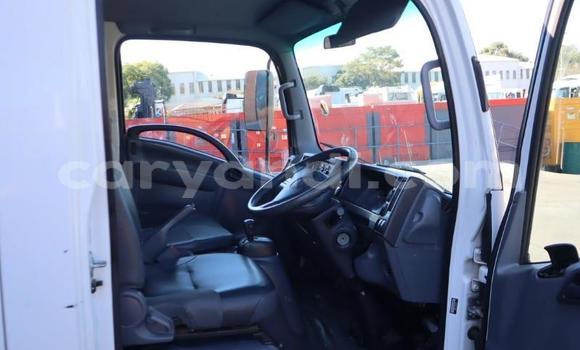 Acheter Occasion Utilitaire Isuzu FTR 850 Blanc à Lusaka, Zambie Acheter Occasion Utilitaire Isuzu FTR 850 Blanc à Lusaka, Zambie