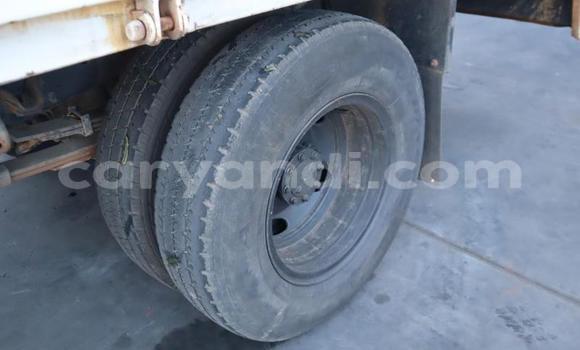 Acheter Occasion Utilitaire Isuzu FTR 850 Blanc à Lusaka, Zambie Acheter Occasion Utilitaire Isuzu FTR 850 Blanc à Lusaka, Zambie