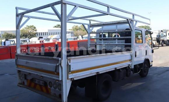 Acheter Occasion Utilitaire Isuzu FTR 850 Blanc à Lusaka, Zambie Acheter Occasion Utilitaire Isuzu FTR 850 Blanc à Lusaka, Zambie