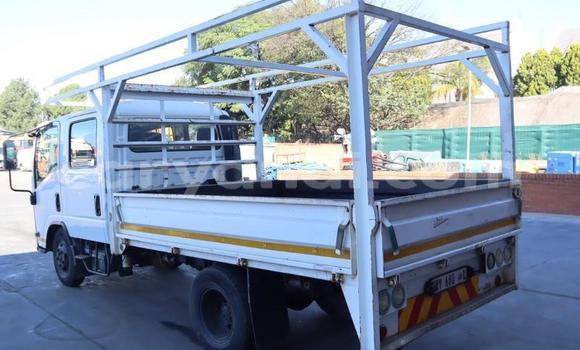 Acheter Occasion Utilitaire Isuzu FTR 850 Blanc à Lusaka, Zambie Acheter Occasion Utilitaire Isuzu FTR 850 Blanc à Lusaka, Zambie