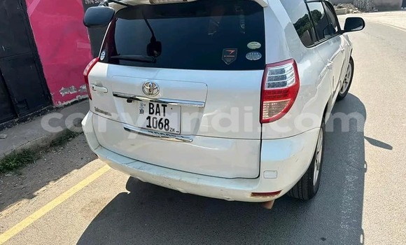 Buy Used Toyota Vanguard White Car in Chinsali in Northern