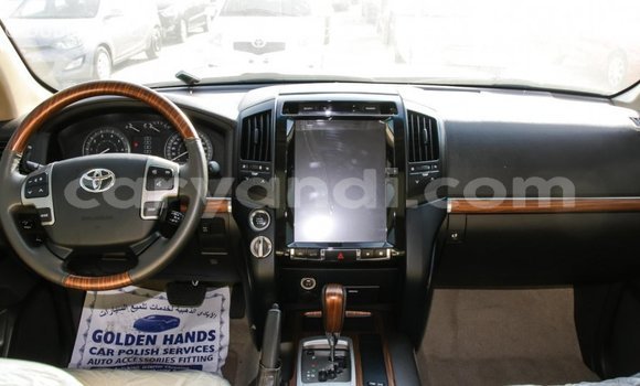 Tenga Imported Toyota Land Cruiser Zvimwe Mota in Import - Dubai in Zambia Tenga Imported Toyota Land Cruiser Zvimwe Mota in Import - Dubai in Zambia