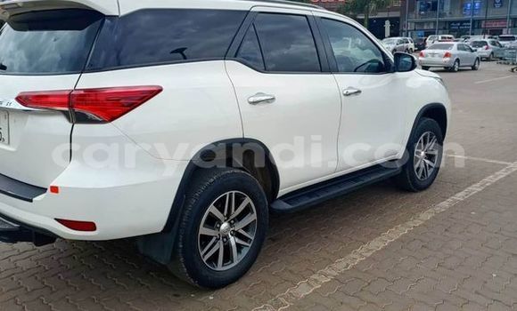 Acheter Occasion Voiture Toyota Fortuner Blanc à Chambishi, Copperbelt Acheter Occasion Voiture Toyota Fortuner Blanc à Chambishi, Copperbelt