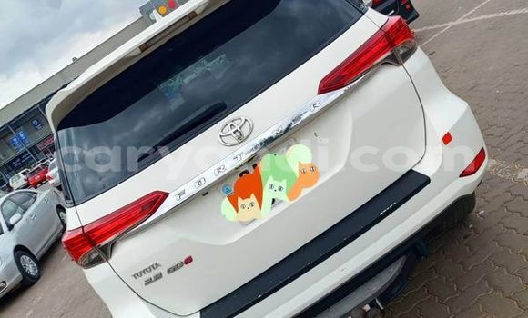 Acheter Occasion Voiture Toyota Fortuner Blanc à Chambishi, Copperbelt Acheter Occasion Voiture Toyota Fortuner Blanc à Chambishi, Copperbelt