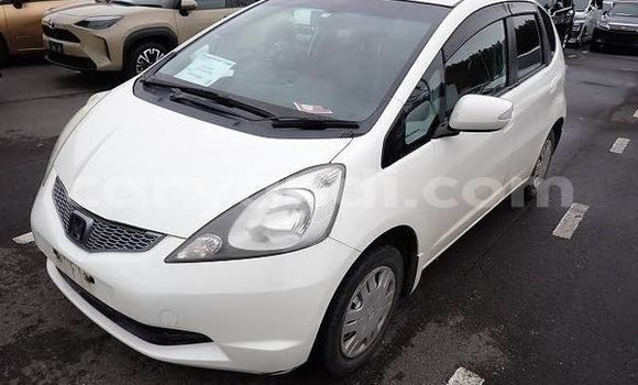 Nunua Ilio tumika Honda FIT Nyeupe Gari ndani ya Lusaka nchini Zambia Nunua Ilio tumika Honda FIT Nyeupe Gari ndani ya Lusaka nchini Zambia