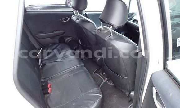 Acheter Occasion Voiture Honda FIT Blanc à Lusaka, Zambie Acheter Occasion Voiture Honda FIT Blanc à Lusaka, Zambie