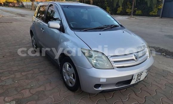 Acheter Occasion Voiture Toyota IST Gris à Lusaka, Zambie