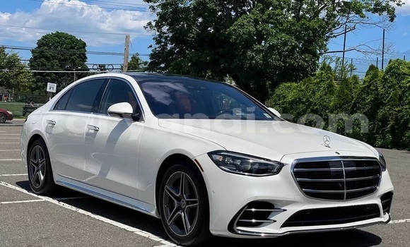 Buy Used Mercedes‒Benz S–Class White Car in Chambishi in Copperbelt Buy Used Mercedes‒Benz S–Class White Car in Chambishi in Copperbelt