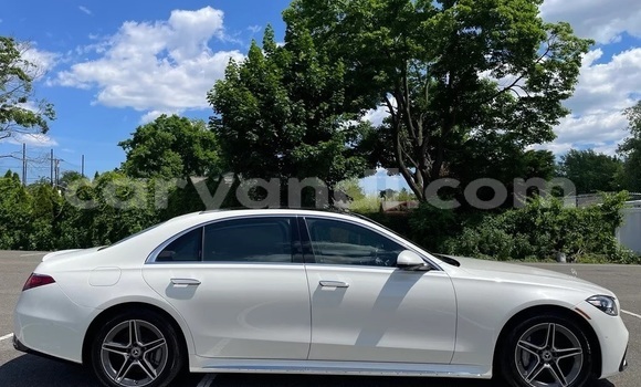 Buy Used Mercedes‒Benz S–Class White Car in Chambishi in Copperbelt Buy Used Mercedes‒Benz S–Class White Car in Chambishi in Copperbelt