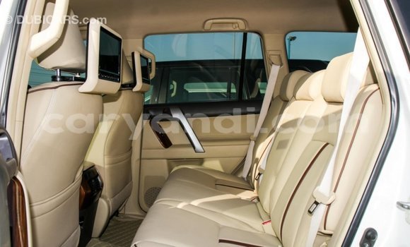 Nunua Imported Toyota Prado Nyeupe Gari ndani ya Import - Dubai nchini Zambia Nunua Imported Toyota Prado Nyeupe Gari ndani ya Import - Dubai nchini Zambia