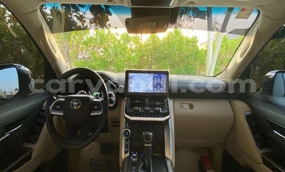 Buy Used Toyota Land Cruiser White Car in Kasama in Zambia Buy Used Toyota Land Cruiser White Car in Kasama in Zambia