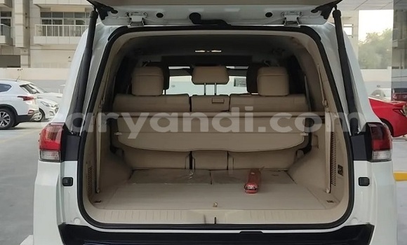 Buy Used Toyota Land Cruiser White Car in Kasama in Zambia Buy Used Toyota Land Cruiser White Car in Kasama in Zambia