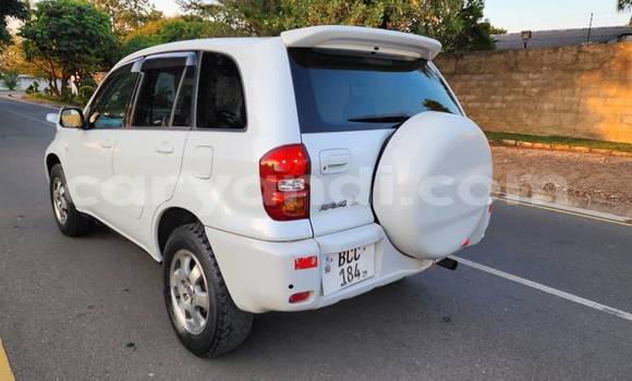 Acheter Occasion Voiture Toyota RAV4 Blanc à Chililabombwe, Copperbelt Acheter Occasion Voiture Toyota RAV4 Blanc à Chililabombwe, Copperbelt