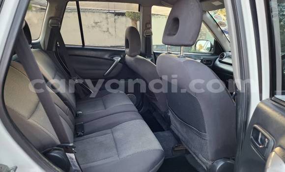 Acheter Occasion Voiture Toyota RAV4 Blanc à Chililabombwe, Copperbelt Acheter Occasion Voiture Toyota RAV4 Blanc à Chililabombwe, Copperbelt