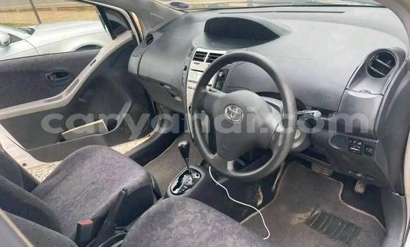 Acheter Occasion Voiture Toyota Vitz Blanc à Chipata, Zambie Acheter Occasion Voiture Toyota Vitz Blanc à Chipata, Zambie