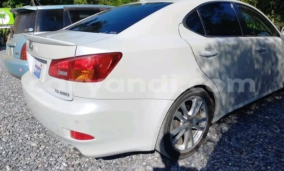 Acheter Occasion Voiture Lexus IS 300 Blanc à Chipata, Zambie Acheter Occasion Voiture Lexus IS 300 Blanc à Chipata, Zambie