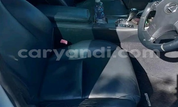 Acheter Occasion Voiture Lexus IS 300 Blanc à Chipata, Zambie Acheter Occasion Voiture Lexus IS 300 Blanc à Chipata, Zambie