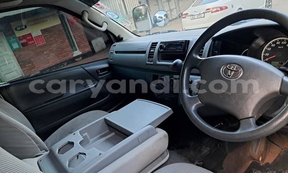 Acheter Occasion Voiture Toyota Hiace Blanc à Import - Dubai, Zambie Acheter Occasion Voiture Toyota Hiace Blanc à Import - Dubai, Zambie
