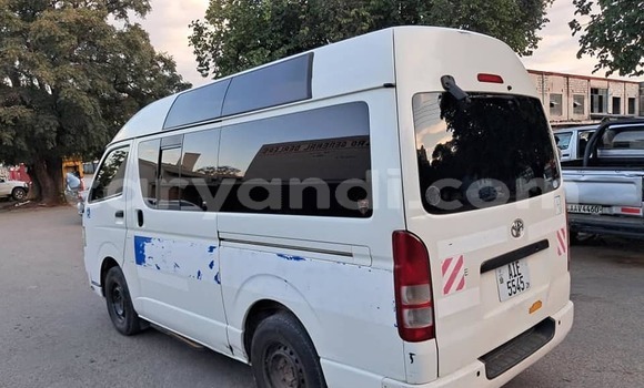 Acheter Occasion Voiture Toyota Hiace Blanc à Import - Dubai, Zambie Acheter Occasion Voiture Toyota Hiace Blanc à Import - Dubai, Zambie