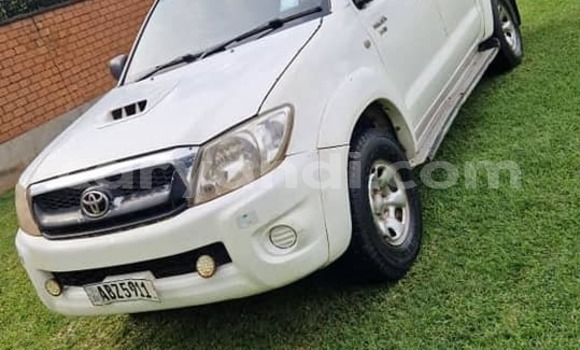 Acheter Occasion Voiture Toyota Hilux Blanc à Chinsali, Nord Acheter Occasion Voiture Toyota Hilux Blanc à Chinsali, Nord
