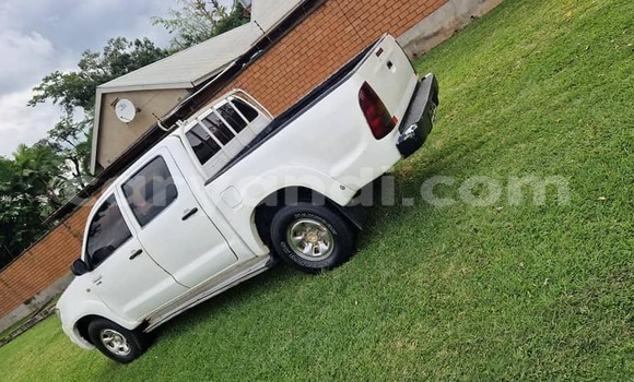 Acheter Occasion Voiture Toyota Hilux Blanc à Chinsali, Nord Acheter Occasion Voiture Toyota Hilux Blanc à Chinsali, Nord