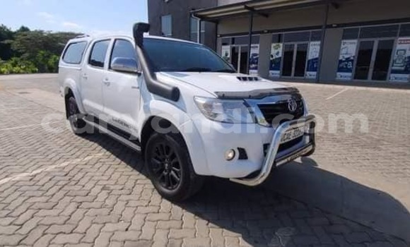 Acheter Occasion Voiture Toyota Hilux Blanc à Isoka, Nord Acheter Occasion Voiture Toyota Hilux Blanc à Isoka, Nord