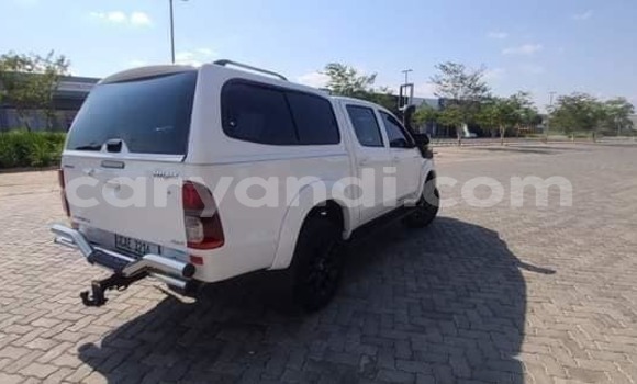Acheter Occasion Voiture Toyota Hilux Blanc à Isoka, Nord Acheter Occasion Voiture Toyota Hilux Blanc à Isoka, Nord