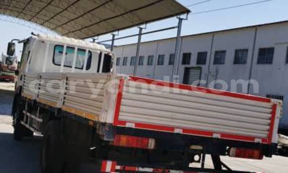 Tenga Tsaru Mercedes–Benz 117 Chena Rori in Chinsali in Northern Tenga Tsaru Mercedes–Benz 117 Chena Rori in Chinsali in Northern