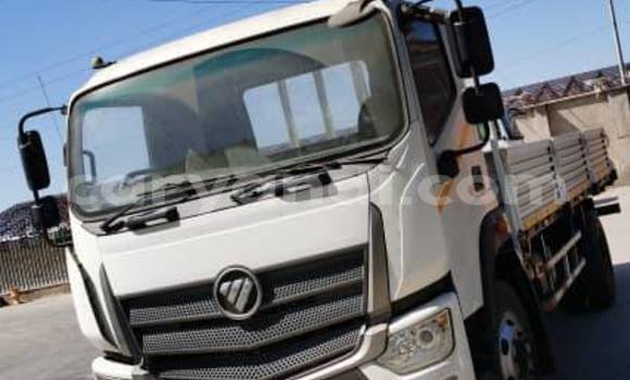 Tenga Tsaru Mercedes–Benz 117 Chena Rori in Chinsali in Northern Tenga Tsaru Mercedes–Benz 117 Chena Rori in Chinsali in Northern