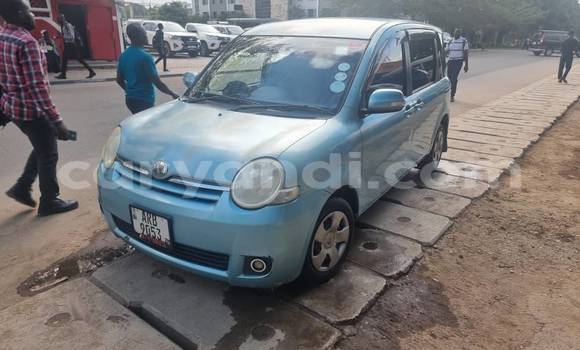 Tenga Tsaru Toyota Sienta Bhuruu Mota in Chipata in Zambia Tenga Tsaru Toyota Sienta Bhuruu Mota in Chipata in Zambia