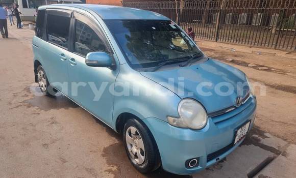 Tenga Tsaru Toyota Sienta Bhuruu Mota in Chipata in Zambia Tenga Tsaru Toyota Sienta Bhuruu Mota in Chipata in Zambia
