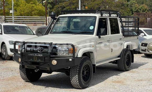 Acheter Occasion Voiture Toyota Land Cruiser Blanc à Chipata, Zambie Acheter Occasion Voiture Toyota Land Cruiser Blanc à Chipata, Zambie