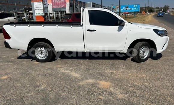Buy Used Toyota Hilux White Car in Choma in Southern Buy Used Toyota Hilux White Car in Choma in Southern