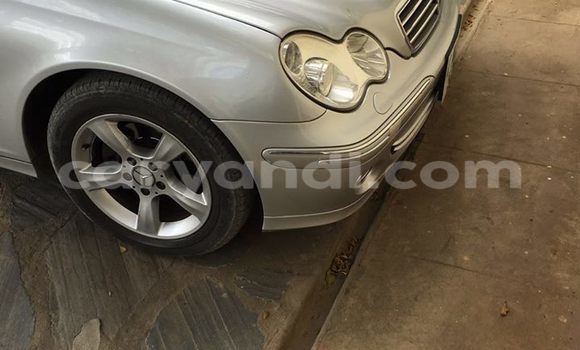 Nunua Ilio tumika Mercedes‒Benz 190 Fedha Gari ndani ya Chingola nchini Zambia Nunua Ilio tumika Mercedes‒Benz 190 Fedha Gari ndani ya Chingola nchini Zambia