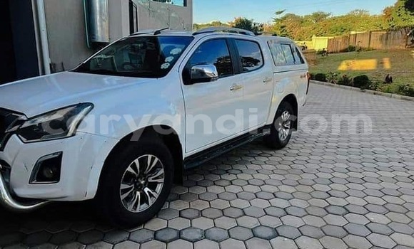 Tenga Tsaru Isuzu KB Chena Mota in Chilanga in Lusaka Tenga Tsaru Isuzu KB Chena Mota in Chilanga in Lusaka