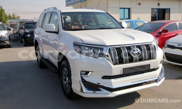Acheter Import Voiture Toyota Prado Blanc à Import - Dubai, Zambie Acheter Import Voiture Toyota Prado Blanc à Import - Dubai, Zambie