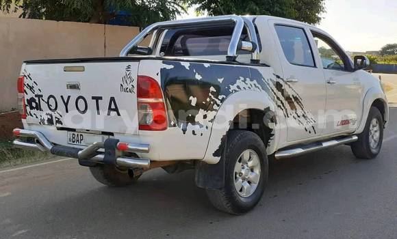 Buy Used Toyota Hilux White Car in Chipata in Zambia